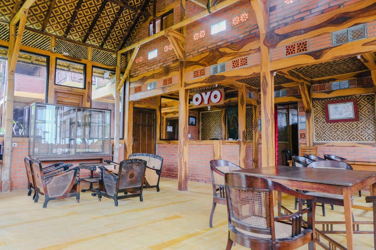 Oyo 774 Villa 007 Sengkaling Malang Exterior photo